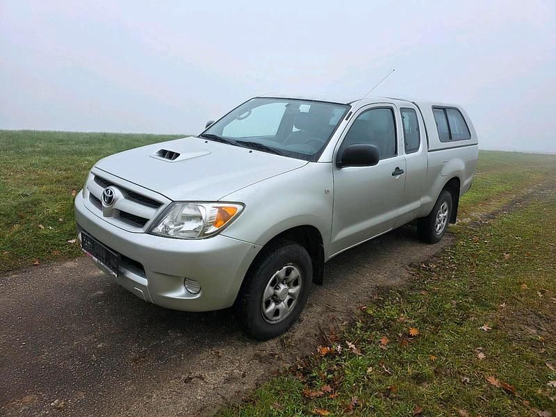 Silber Gebraucht 2007 Toyota HiLux Abholung | 8.500 € (Fairer Preis) - Bild 1/4