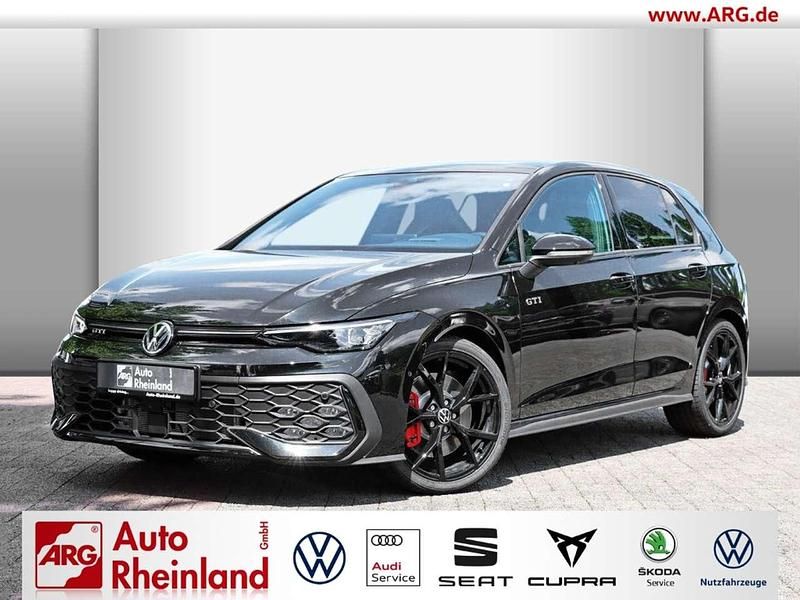Grenadillschwarz metallic Neu 2025 VW Golf VIII Comfortline Limousine | 51.990 € (Teuer) - Bild 1/4