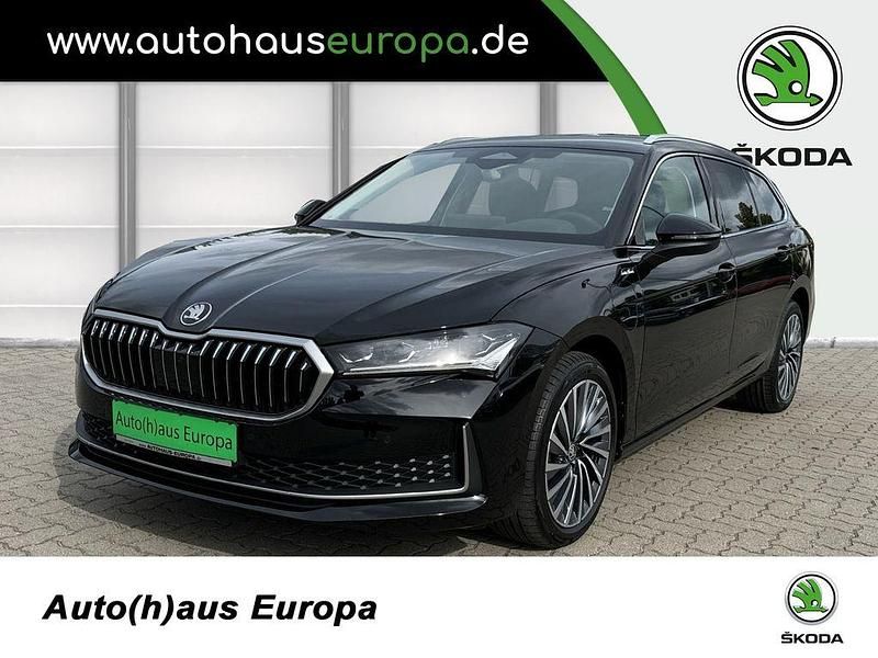 Ebony schwarz metallic Gebraucht 2025 Skoda Superb LAURIN & KLEMENT Kombi | 49.980 € - Bild 1/4