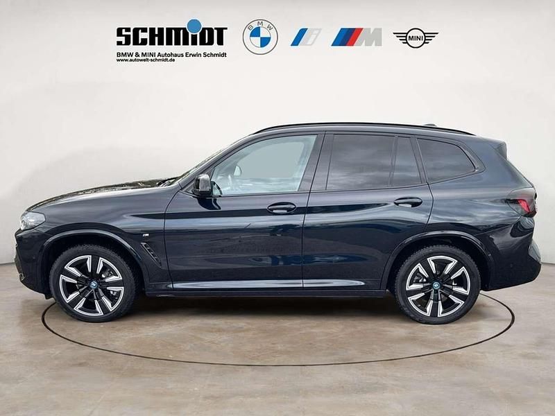 Gebraucht BMW iX3 210 kW (286 PS) 2023 M carbonschwarz SUV
