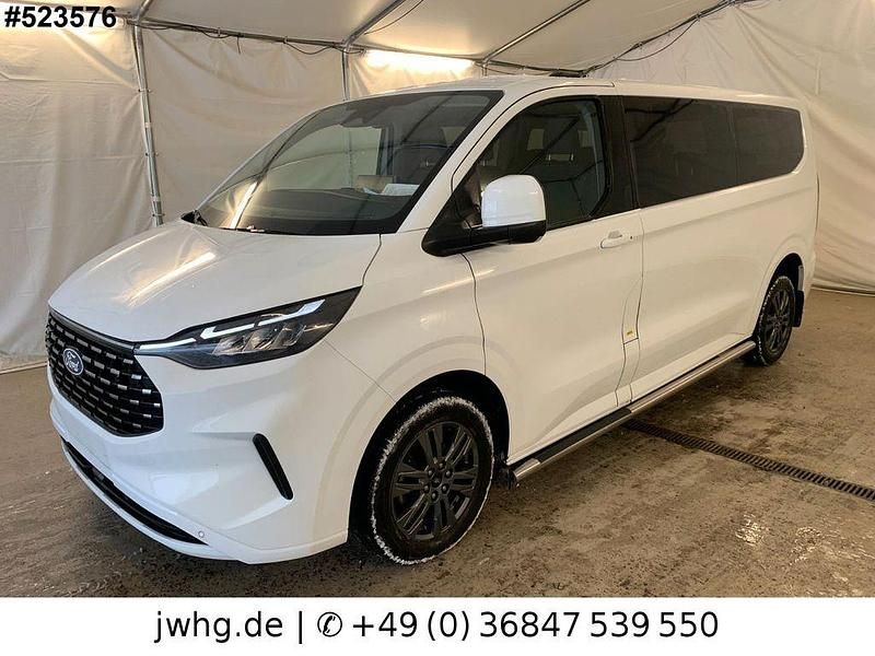 Gebraucht Ford Tourneo Titanium 170 PS (125 kW) 2024 Weiß Van / Kleinbus