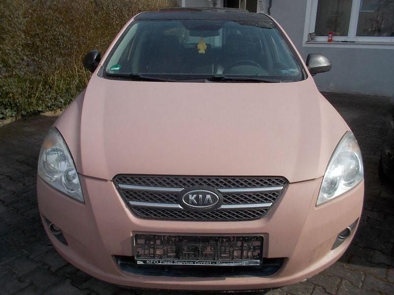 Gebraucht Kia Ceed 109 PS (80 kW) 2007 Gelb Kleinwagen