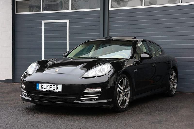 Gebraucht Porsche Panamera 299 PS (219 kW) 2013 Schwarz Kleinwagen