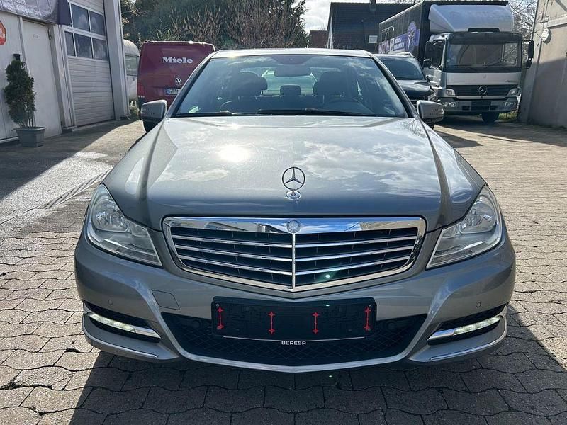 Gebraucht Mercedes C200 136 PS (100 kW) 2014 Silber Limousine