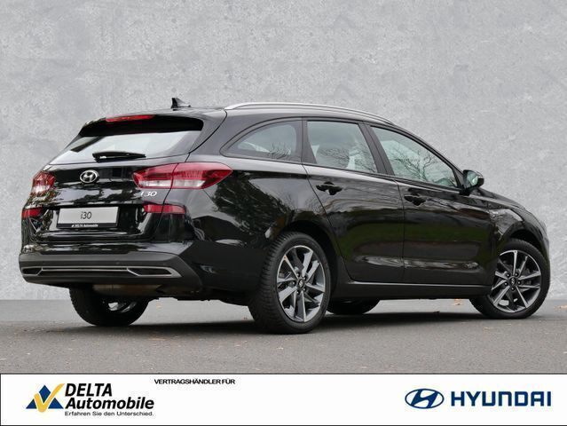 Gebraucht Hyundai i30 Trend 120 PS (88 kW) 2023 Phantom black Kombi