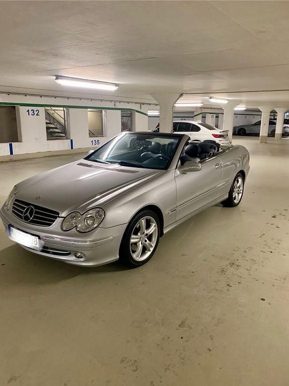 Silber Gebraucht 2003 Mercedes CLK240 Cabrio | 8.900 € (Fairer Preis) - Bild 1/4