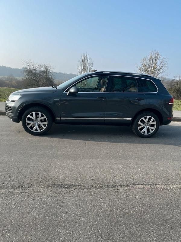 Gebraucht VW Touareg Edition 240 PS (176 kW) 2013 Grau SUV