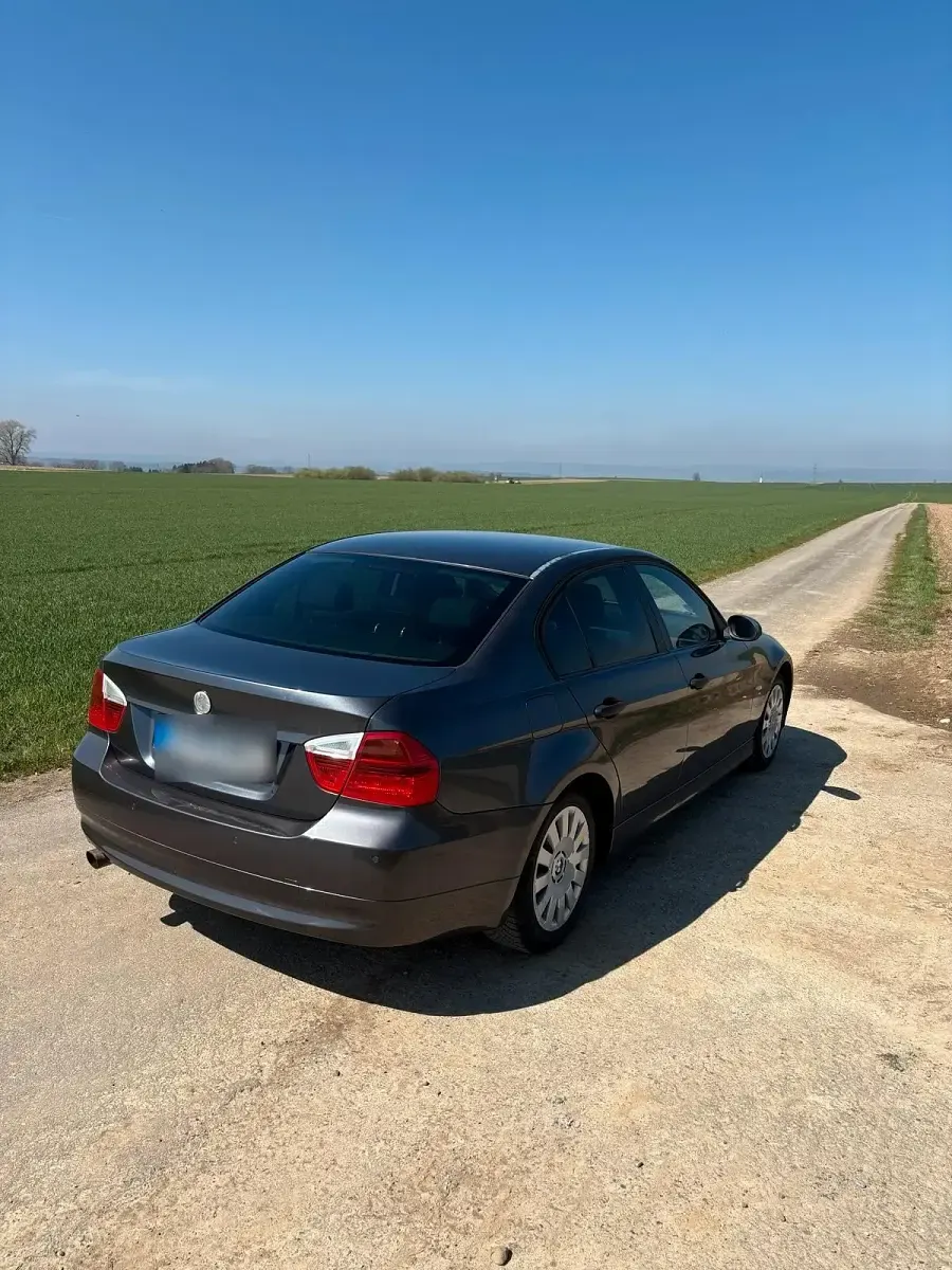 Second-hand BMW 320 150 CP (110 kW) 2005 Gri Berlinǎ