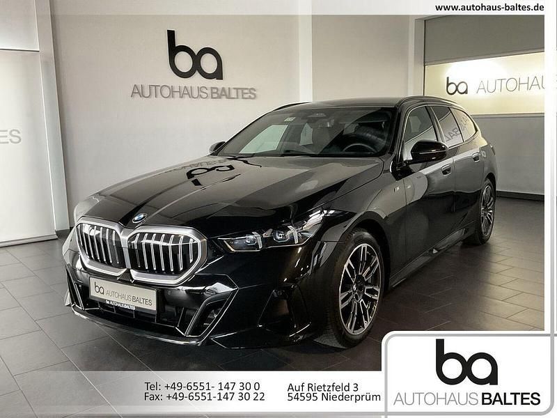 Gebraucht BMW 520 M Sport 197 PS (144 kW) 2025 Saphirschwarz met. Kombi