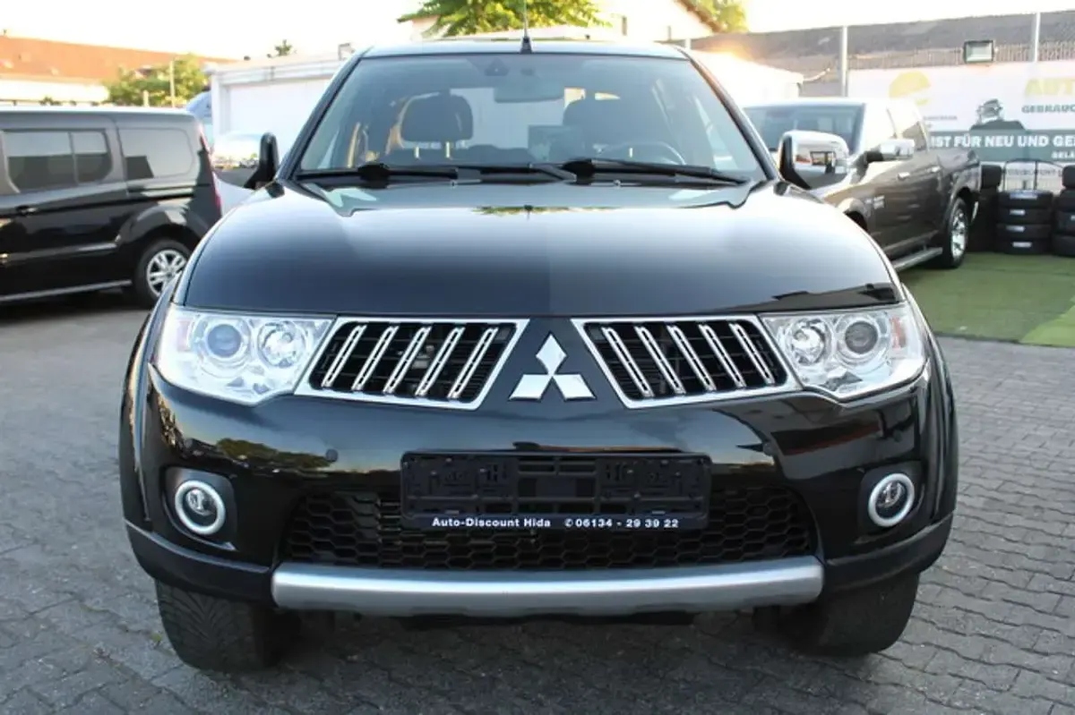 Gebraucht Mitsubishi L200 Intense 178 PS (130 kW) 2013 Schwarz (metallic) Pickup