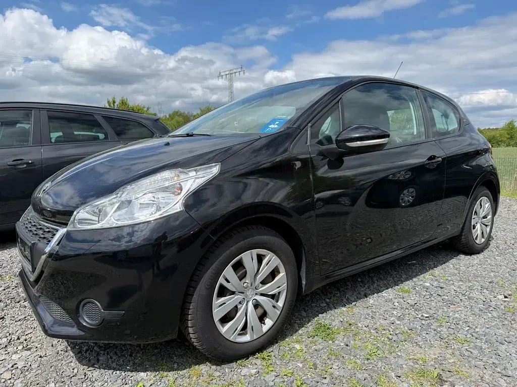 Gebraucht Peugeot 208 Active 68 PS (50 kW) 2015 Schwarz Kleinwagen
