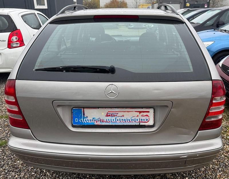 Gebraucht Mercedes C180 143 PS (105 kW) 2003 Silber Kombi