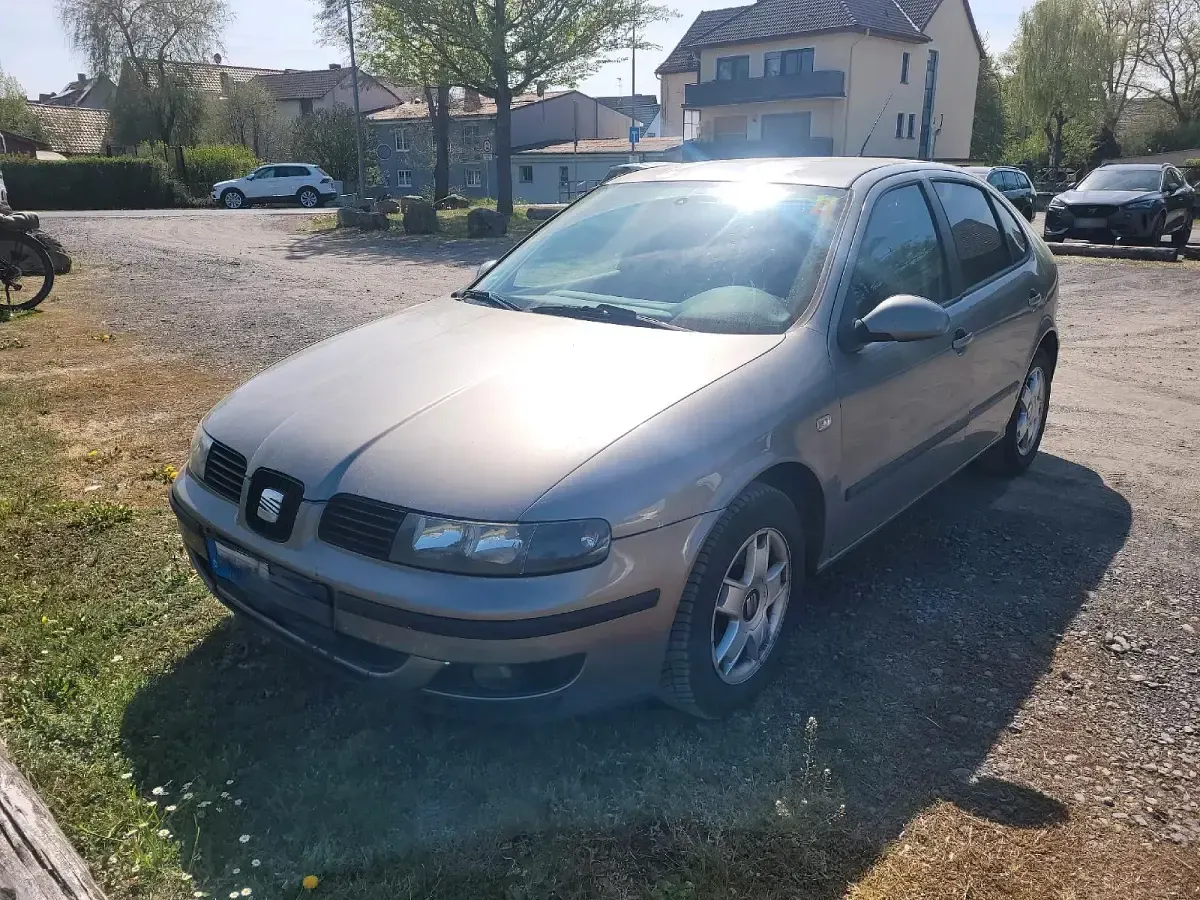 Second-hand Seat Leon 110 CP (80 kW) 2004 Argintiu Hatchback