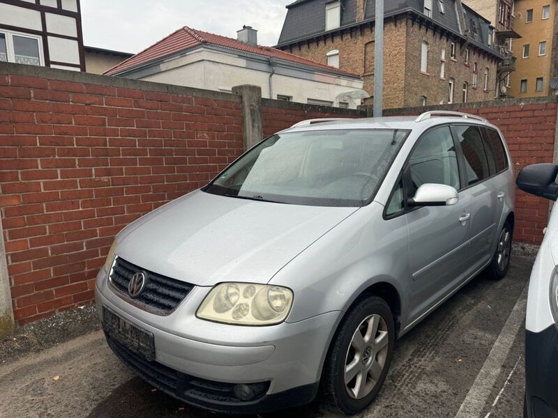 Silber Gebraucht 2003 VW Touran Highline Van / Kleinbus | 1.490 € (Fairer Preis) - Bild 1/2