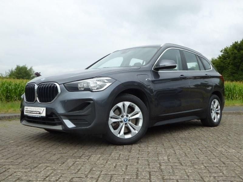 Grau Gebraucht 2022 BMW X1 Advantage SUV | 25.950 € (Fairer Preis) - Bild 1/4