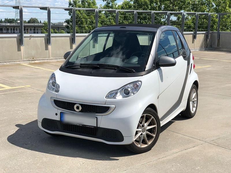 Weiß Gebraucht 2014 Smart ForTwo Coupé Passion Cabrio | 6.990 € (Etwas zu teuer) - Bild 1/4