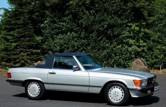 Silber Gebraucht 1988 Mercedes 560 Cabrio | 59.900 € - Bild 1/4