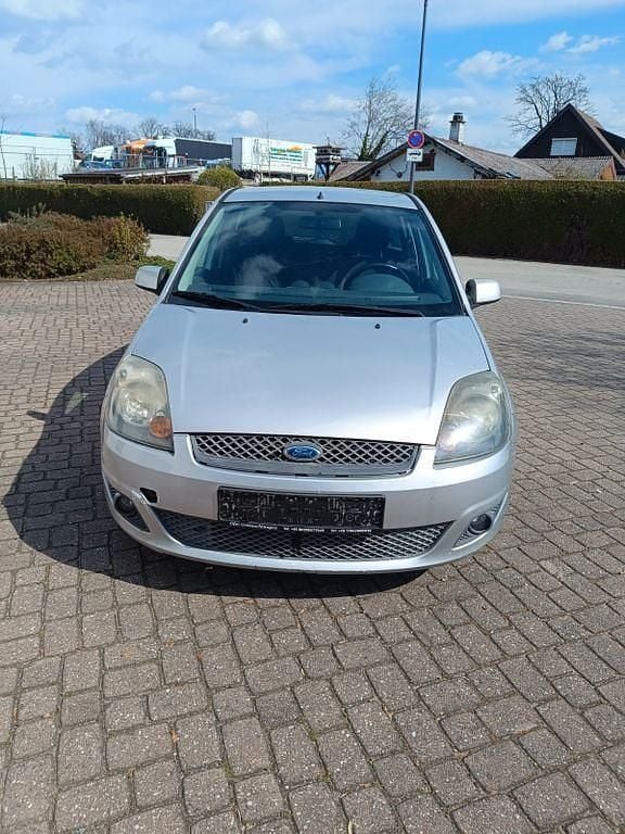 Silber Gebraucht 2008 Ford Fiesta Style Kleinwagen | 800 € (Superpreis) - Bild 1/4