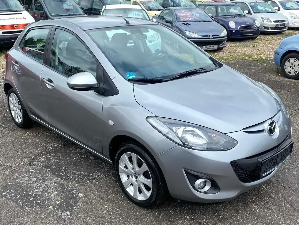 Gebraucht Mazda 2 Edition 75 PS (55 kW) 2012 Plutossilber metallic Kleinwagen