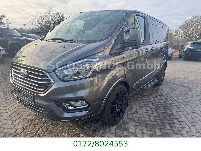 Grau Gebraucht 2018 Ford Tourneo Titanium Van / Kleinbus | 24.990 € (Guter Preis) - Bild 1/4