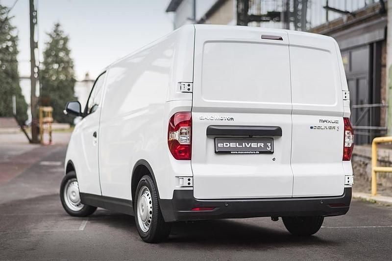 Occasion Maxus eDeliver 3 117 kW (160 ch) 2023 Blanc Van