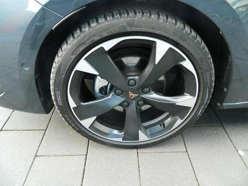 Gebraucht Cupra Leon 150 PS (110 kW) 2025 Magnetic grau metallic Kombi