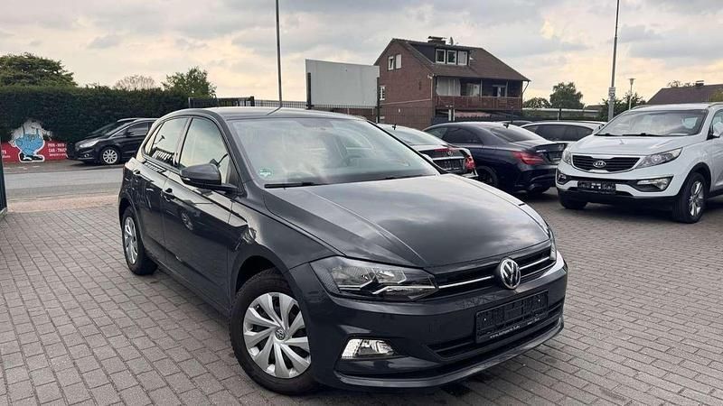 Grau Gebraucht 2020 VW Polo Comfortline Kleinwagen | 14.900 € (Fairer Preis) - Bild 1/4