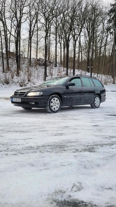 Schwarz Gebraucht 2002 Opel Omega Kombi | 2.500 € (Etwas zu teuer) - Bild 1/4