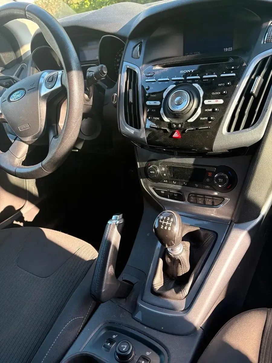 Gebraucht Ford Focus SYNC Edition 125 PS (91 kW) 2014 Blau Kombi