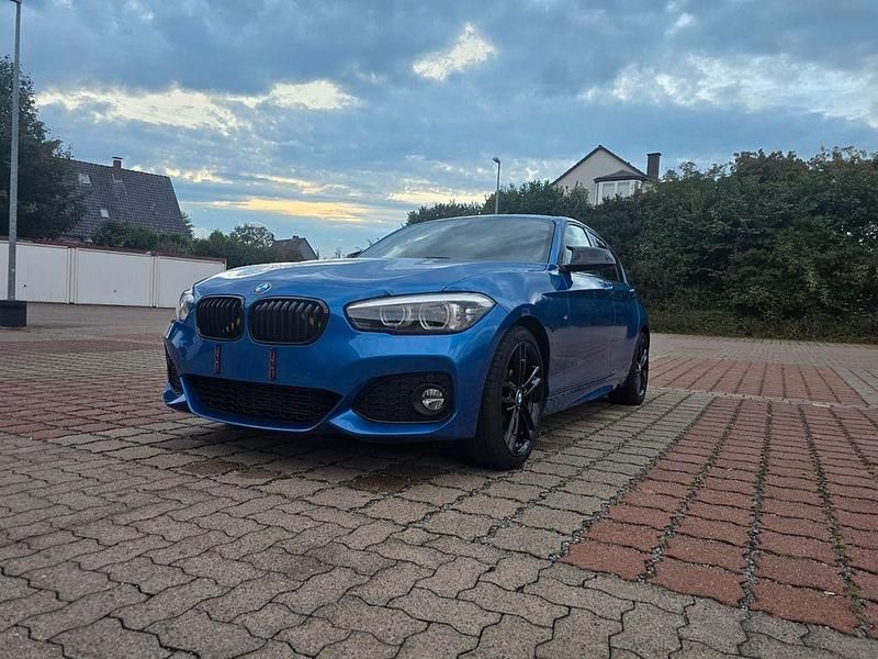 Blau Gebraucht 2018 BMW 120 M Sport Kleinwagen | 18.750 € (Fairer Preis) - Bild 1/4