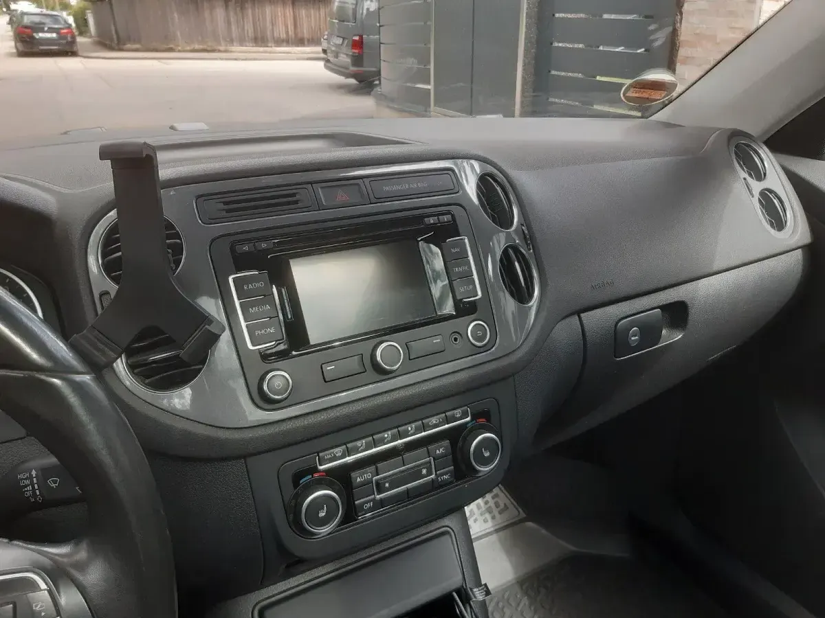Gebraucht VW Tiguan Sportline 180 PS (132 kW) 2013 Grau SUV