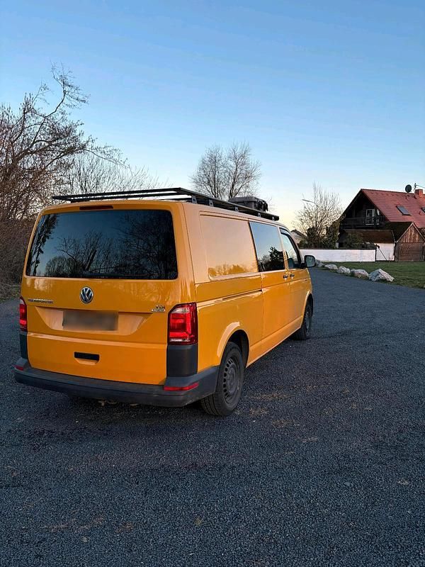 Gebraucht VW Transporter Basis 204 PS (150 kW) 2016 Gelb Van