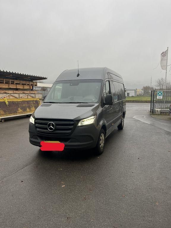 Gebraucht Mercedes Sprinter 190 PS (139 kW) 2023 Grau Van