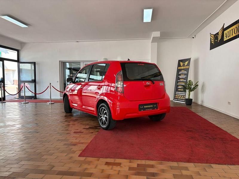 Gebraucht Daihatsu Sirion 91 PS (66 kW) 2011 Rot Kleinwagen