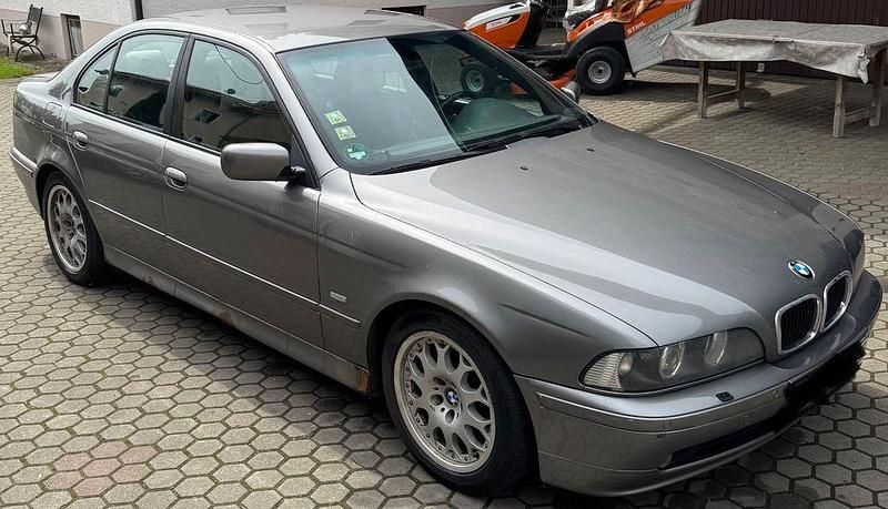 Gebraucht BMW 520 170 PS (125 kW) 2002 Silber Limousine