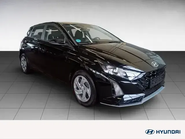Gebraucht Hyundai i20 Select 101 PS (74 kW) 2024 Schwarz Kleinwagen