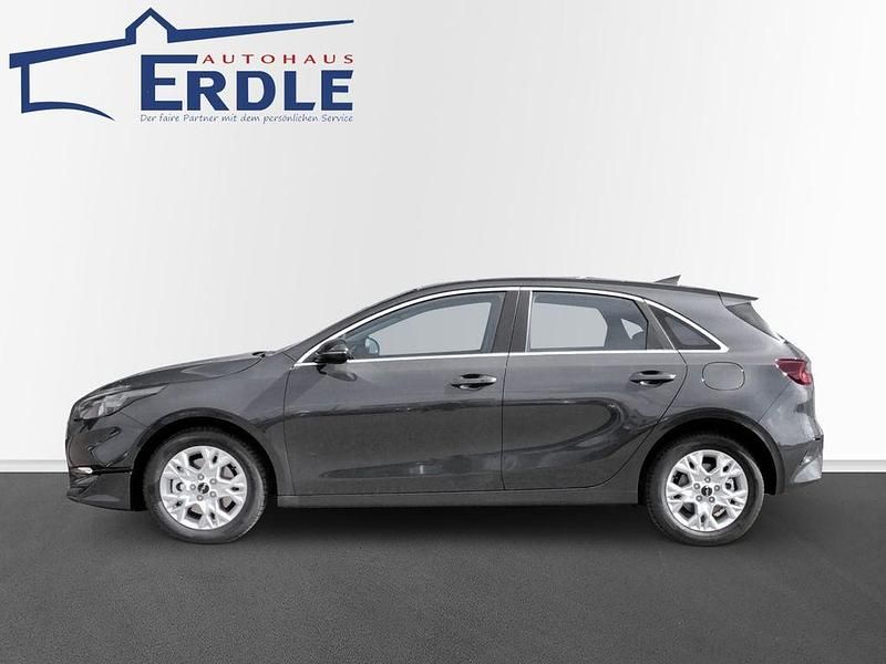Neu Kia Ceed 140 PS (102 kW) 2025 Schwarz Kleinwagen