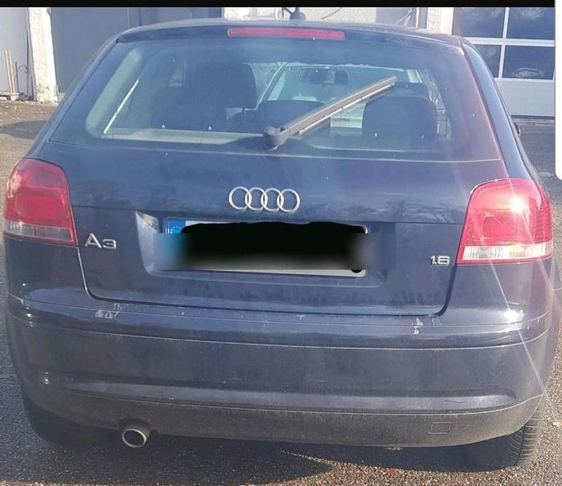 Gebraucht Audi A3 Ambiente 116 PS (85 kW) 2004 Blau Limousine