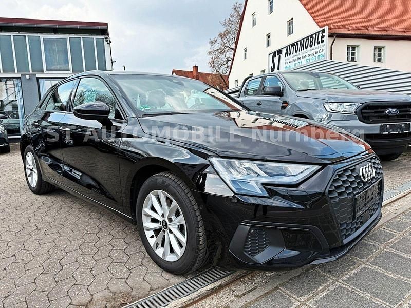 Gebraucht Audi A3 Basis 116 PS (85 kW) 2022 Schwarz Limousine