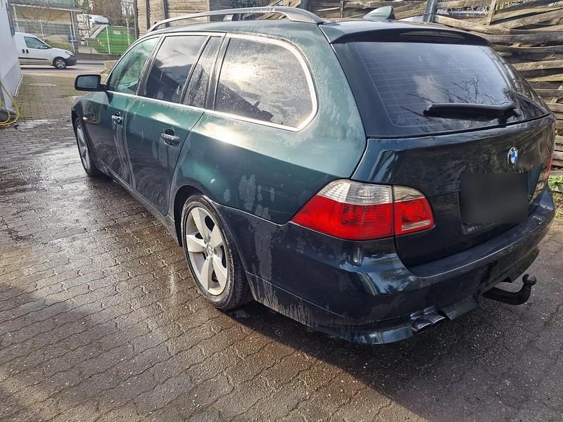 Gebraucht BMW 530 231 PS (169 kW) 2007 Schwarz Kombi