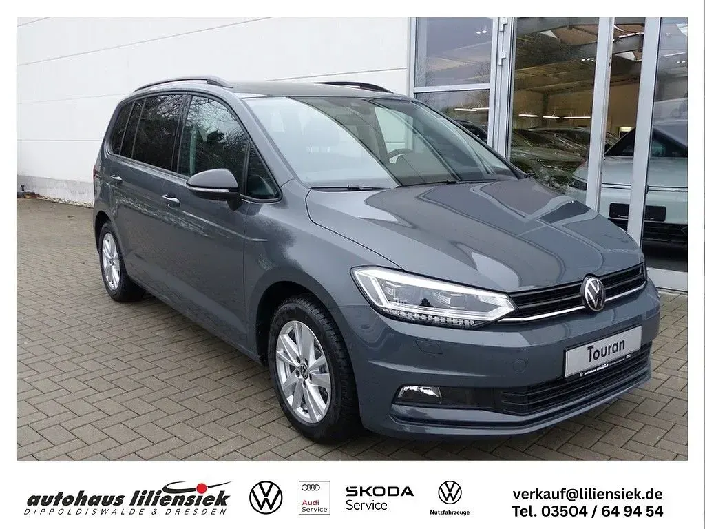 Gebraucht VW Touran Highline 150 PS (110 kW) 2024 Grau Van / Kleinbus