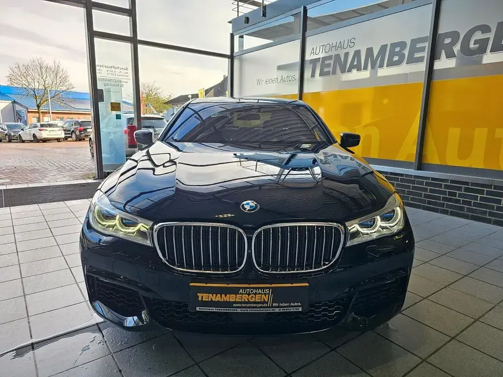 Gebraucht BMW 750 Executive 400 PS (294 kW) 2016 Carbonschwarz Limousine