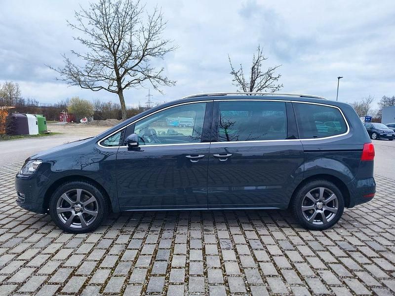 Gebraucht VW Sharan 140 PS (102 kW) 2012 Grau Van / Kleinbus