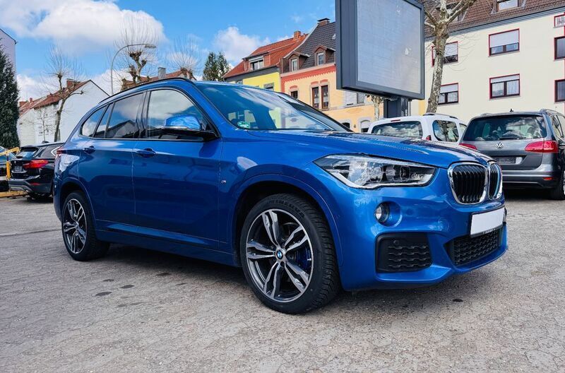 Estorilblau 2 metallic Gebraucht 2017 BMW X1 M Sport SUV | 19.990 € (Etwas zu teuer) - Bild 1/4