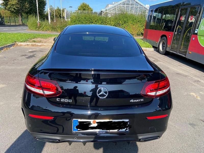 Gebraucht Mercedes C200 AMG 184 PS (135 kW) 2022 Schwarz Coupé