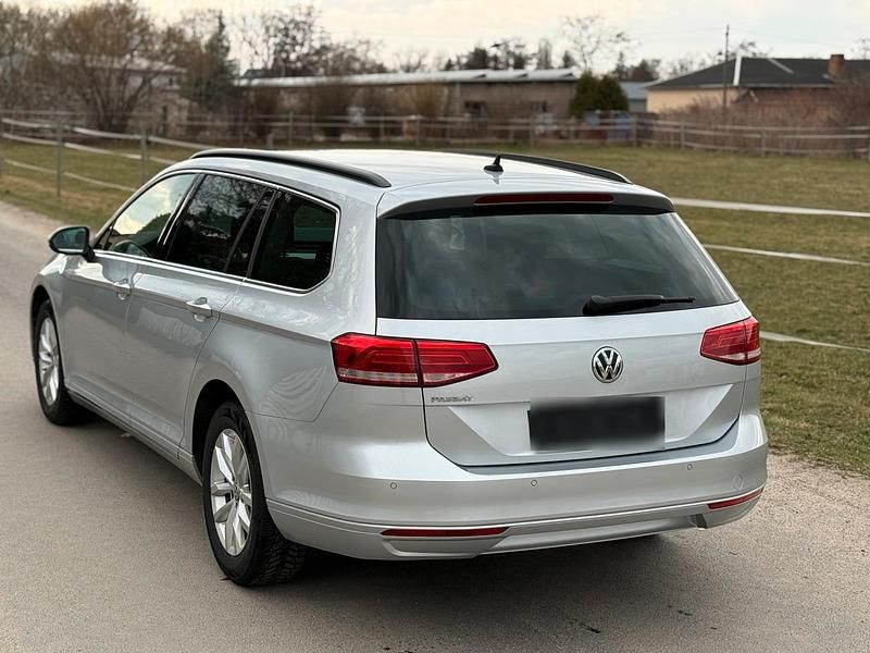 Gebraucht VW Passat Comfortline 150 PS (110 kW) 2018 Grau Kombi