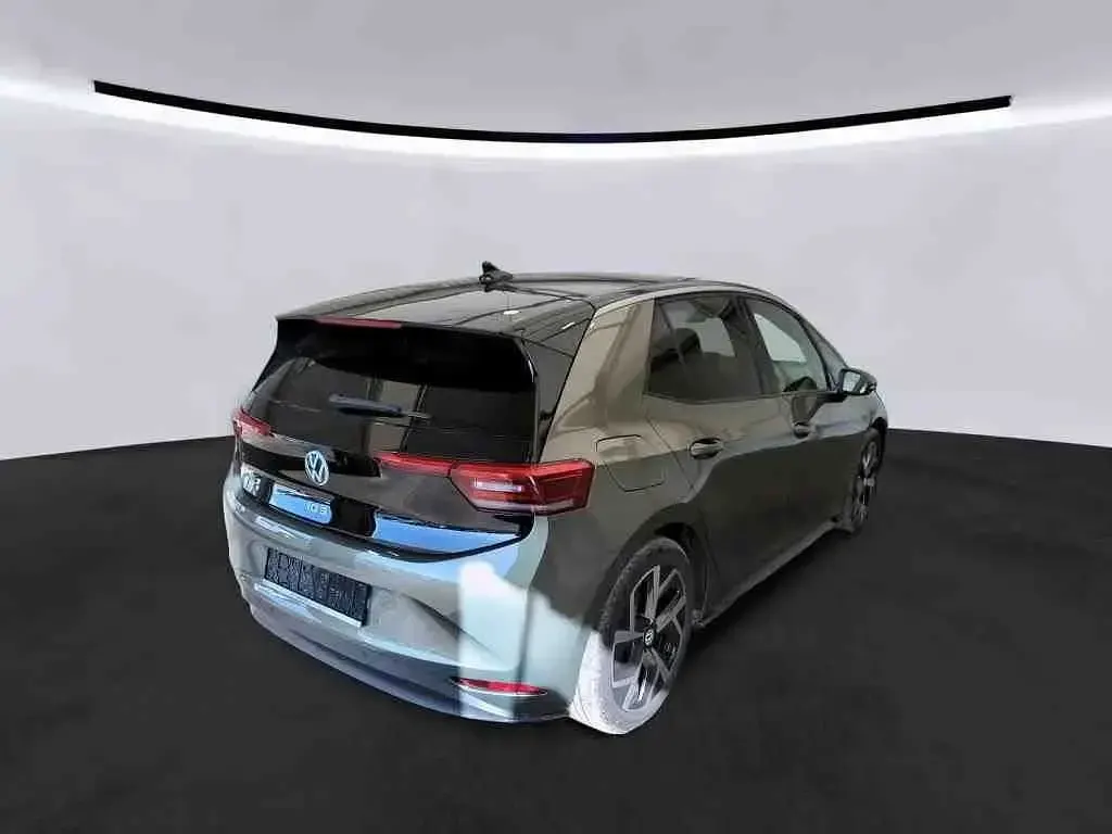 Gebraucht VW ID.3 Pro 150 kW (204 PS) 2023 Dark olivine green metallic s Kleinwagen