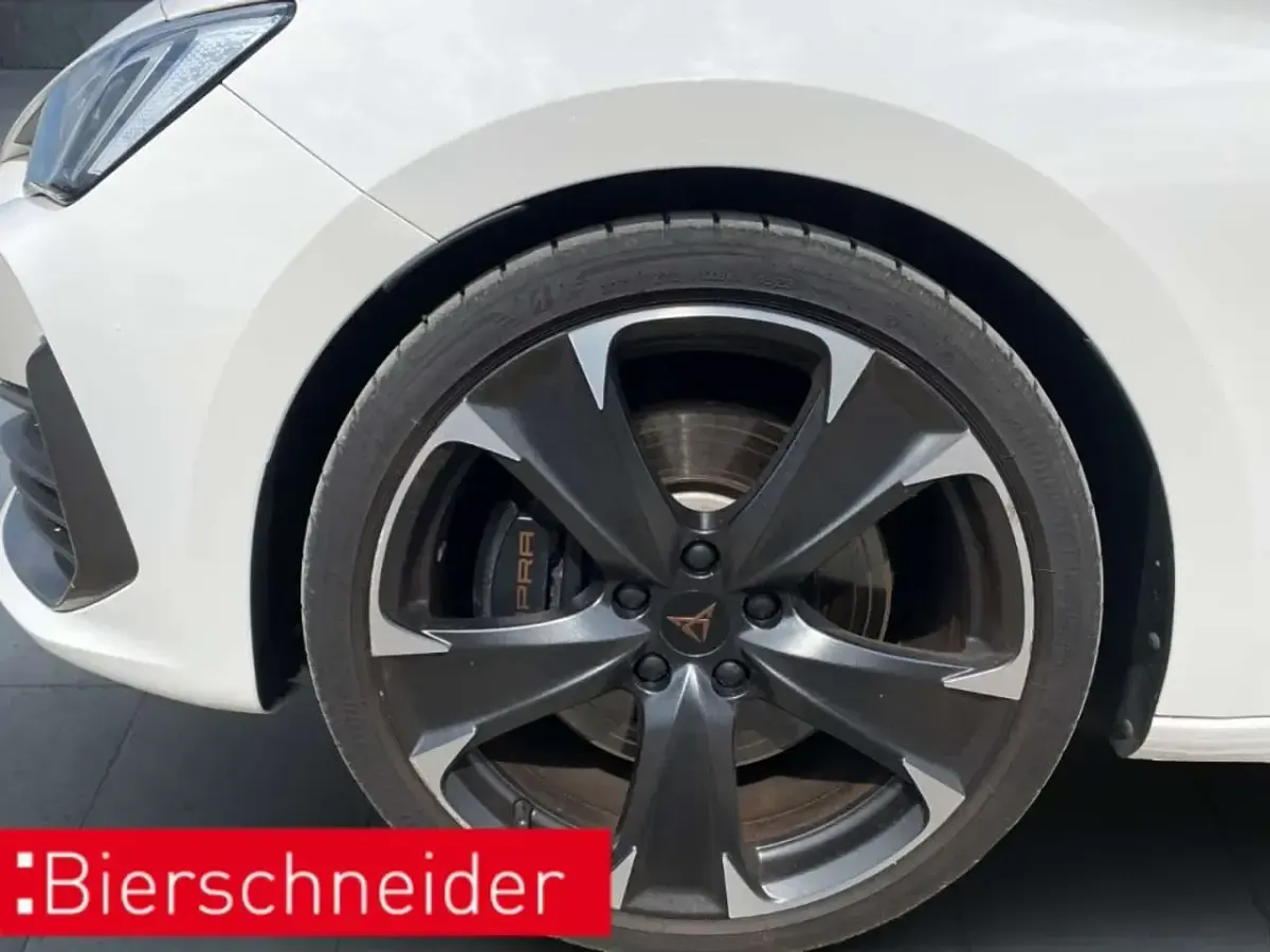 Second-hand Cupra Leon VZ 245 CP (180 kW) 2024 Alb Break