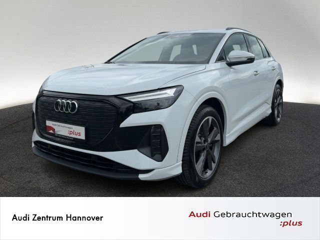 Gletscherweiß metallic Gebraucht 2022 Audi Q4 e-tron Ambiente SUV | 27.950 € (Etwas zu teuer) - Bild 1/4