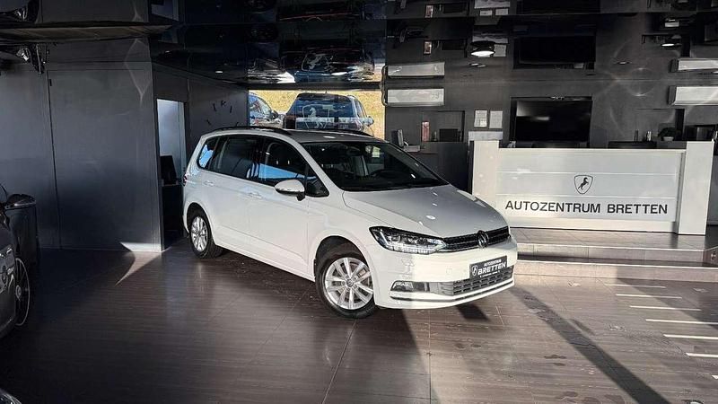 Gebraucht VW Touran Comfortline 150 PS (110 kW) 2019 Weiß Van / Kleinbus